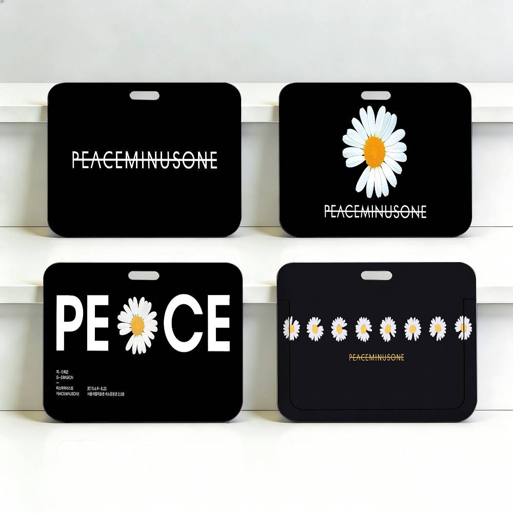 Peat Pellet Tray - Porte-badge G-Dragon P-Peaceminusone en plastique tendance